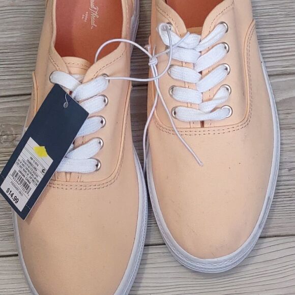 (13-0682)  🔥3/$30🔥 Universal Thread Lunea Sneakers Size 7 - Picture 1 of 10